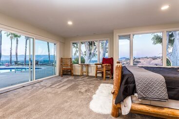 Oak Hills By Avantstay Panoramic View, Pool, Spa