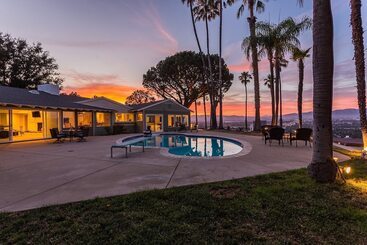 Oak Hills By Avantstay Panoramic View, Pool, Spa