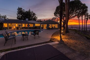 Oak Hills By Avantstay Panoramic View, Pool, Spa