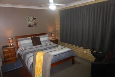 پانسیون 22 Fischer St