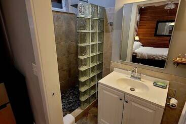 پانسیون Bishop Hotel Key West