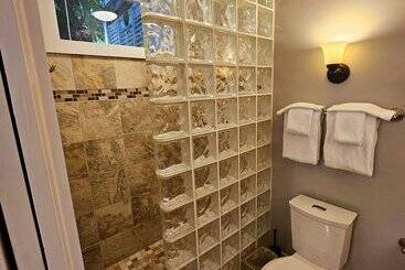 پانسیون Bishop Hotel Key West