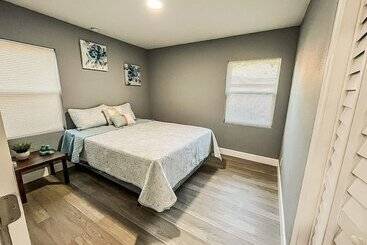 פנסיון Modern Space In The Heart Of Tampa