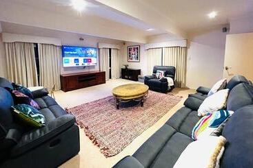پانسیون Sarovar Holidays