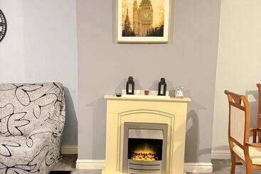 اقامتگاه 3 Bed House In Portsmouth
