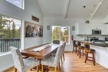 Serene Big Bear Retreat W/ Hot Tub + Game Room!