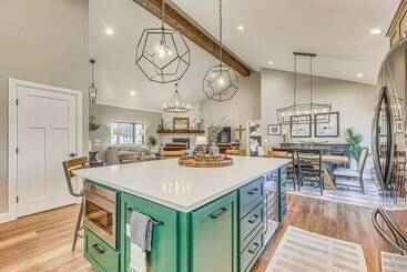Spacious Ruidoso Home: Hike, Golf, Ski & More!