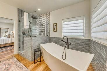 Spacious Ruidoso Home: Hike, Golf, Ski & More!