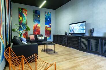Wonder Hostel
