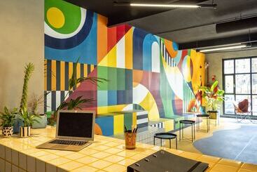 Wonder Hostel
