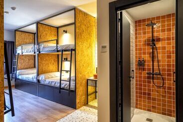 Wonder Hostel