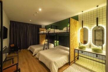 Wonder Hostel