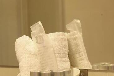 هتل Executive Rooms And Suites Play