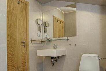 هتل Executive Rooms And Suites Play