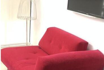 هتل Executive Rooms And Suites Play