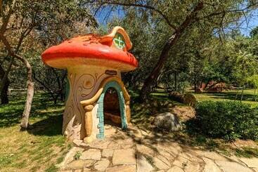 هتل Harmony Suites Grand Resort