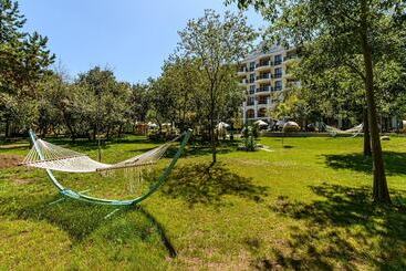 هتل Harmony Suites Grand Resort