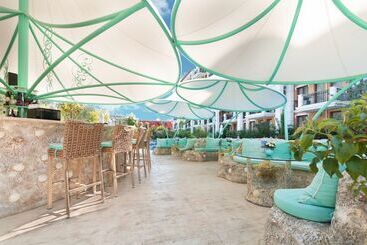 هتل Harmony Suites Grand Resort