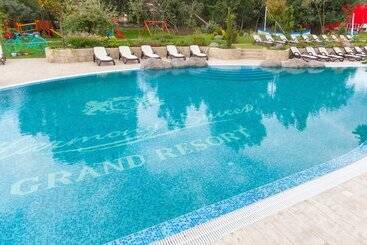 هتل Harmony Suites Grand Resort
