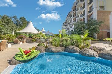 هتل Harmony Suites Grand Resort