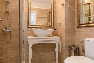 هتل Harmony Suites Grand Resort