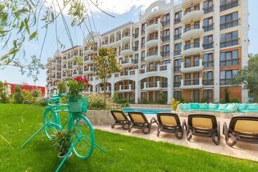 هتل Harmony Suites Grand Resort