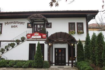 酒店 Minaliat Vek