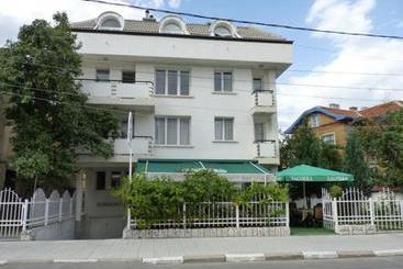 Niko - Samokov