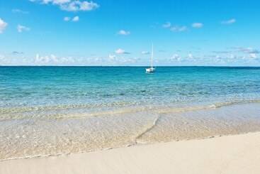 هتل Paradise Beach By Horizon Holidays
