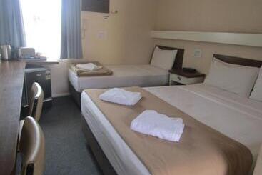 مُتل Twin City Motor Inn