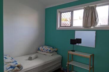 هاستل Ozzie Pozzie Backpackers Port Macquarie Yha