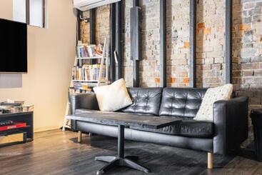 هاستل The Village Surry Hills