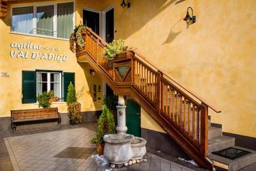 تختخواب و صبحانه Agritur Val D Adige