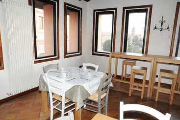 تختخواب و صبحانه Al Palazzetto