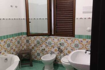 تختخواب و صبحانه Piano Verde Casa Vacanze