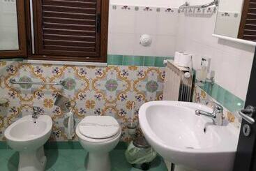 تختخواب و صبحانه Piano Verde Casa Vacanze