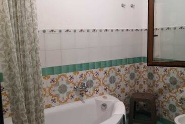 تختخواب و صبحانه Piano Verde Casa Vacanze