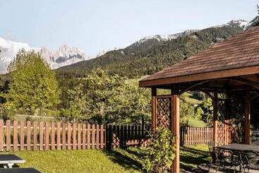 تختخواب و صبحانه Raschötzhof