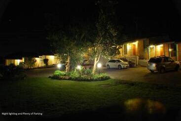 Fern Bay Motel