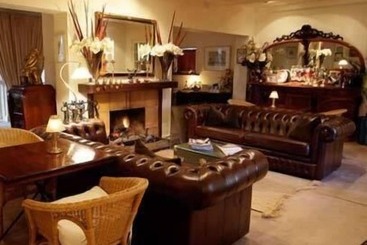 هتل The Castle  Villa By The Sea