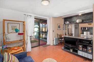 هتل The Castle  Villa By The Sea