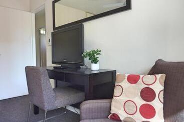 Jadran Motel & El Jays Holiday Lodge