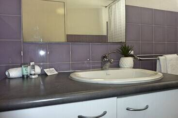 Jadran Motel & El Jays Holiday Lodge