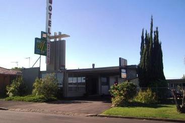 Mayfield Motel