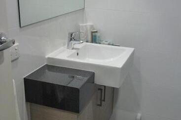 مُتل Tower Motor Inn