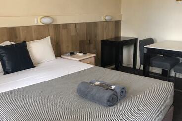 Wattle Tree Motel