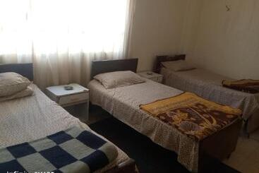 هتل Al Amawi Hostel