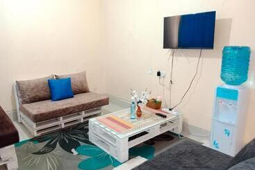 تختخواب و صبحانه Cm Air Bnb Khetias