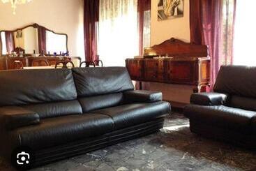 تختخواب و صبحانه Villa In Campagna