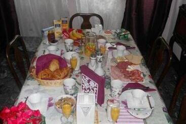 تختخواب و صبحانه Villa In Campagna